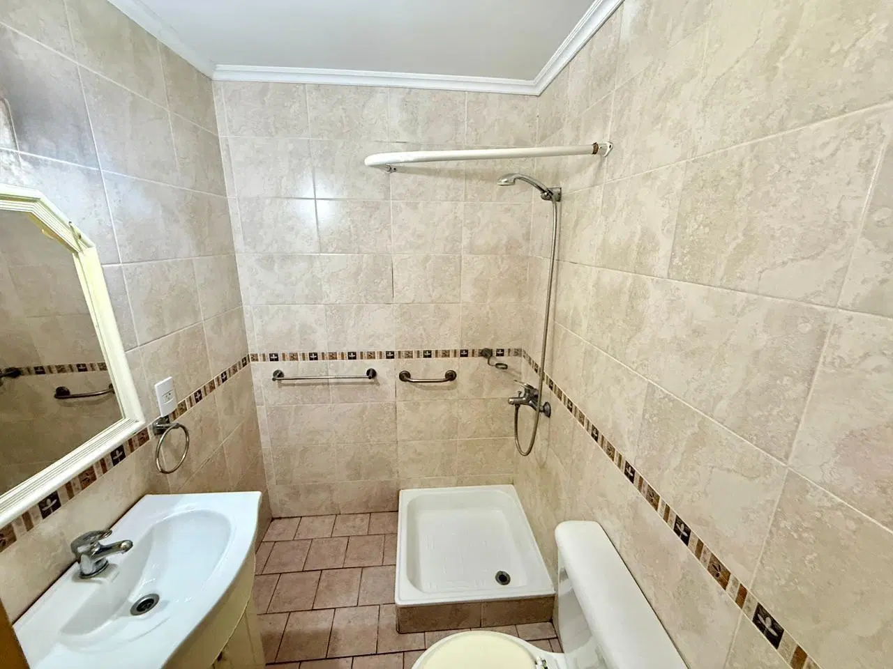 Venta 3 Ambientes con Patio – Excelente Oportunidad de Inversión en Flores 2