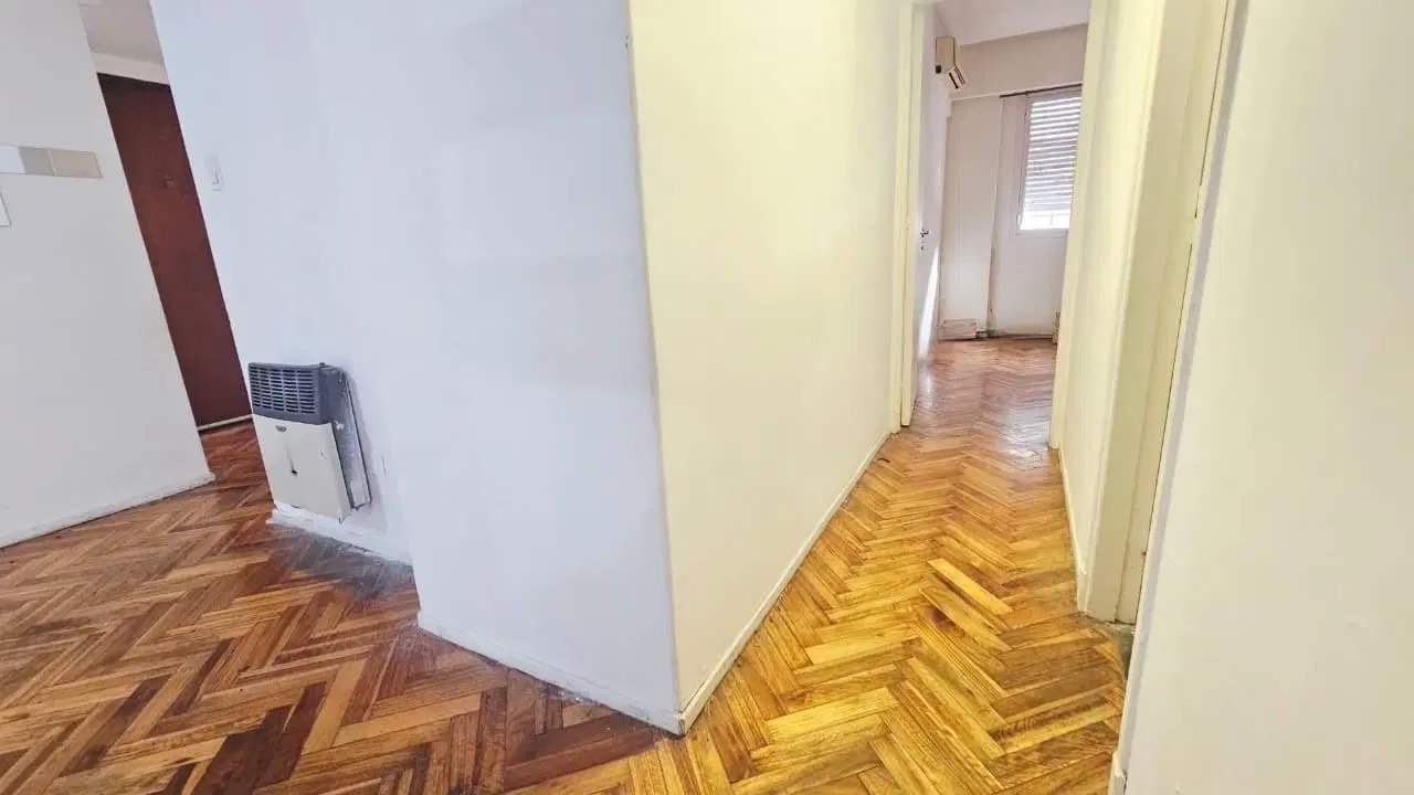 Departamento en Alquiler 3 Ambientes con Balcón corrido en Balvanera 5
