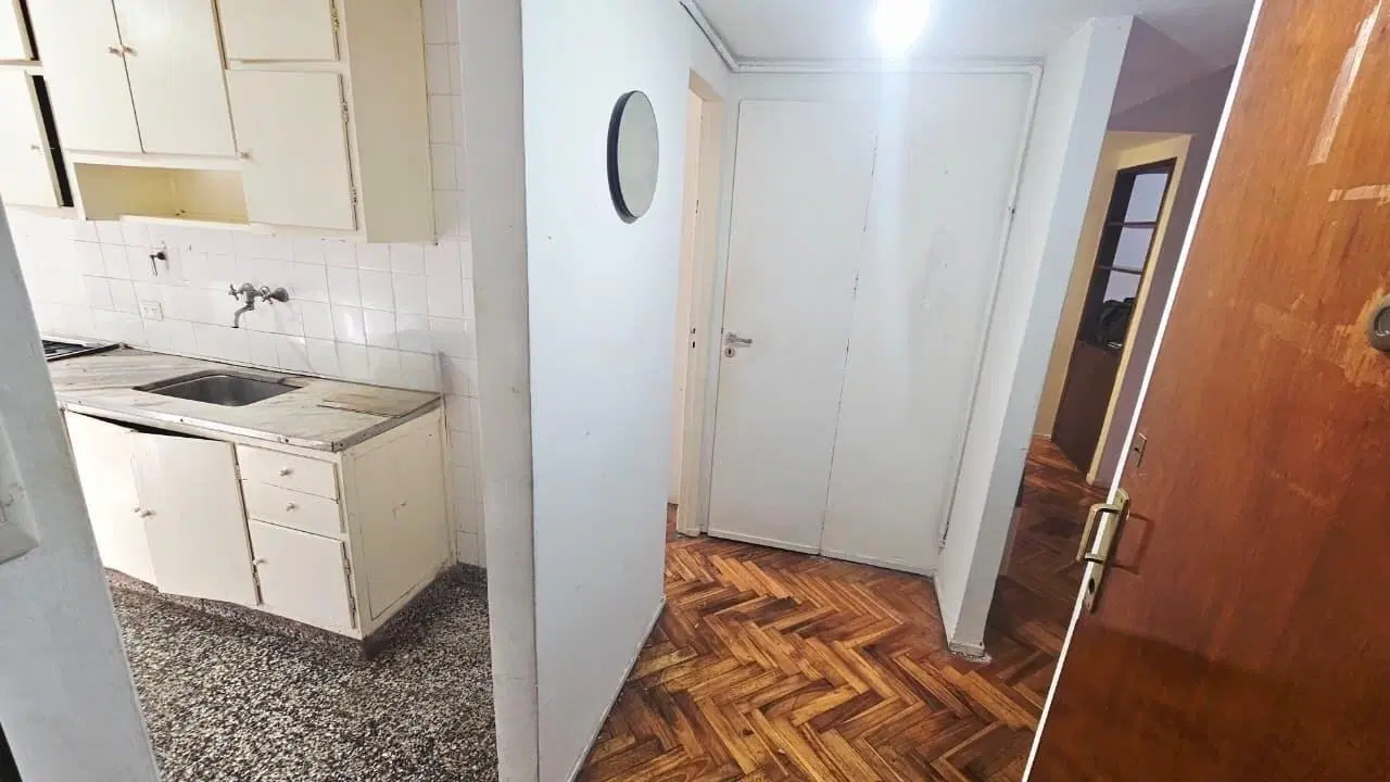 Departamento en Alquiler 3 Ambientes con Balcón corrido en Balvanera 3