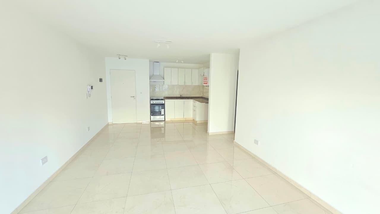 Foto de Departamento monoambiente con balcón al frente en Alquiler en Morón, imagen 3
