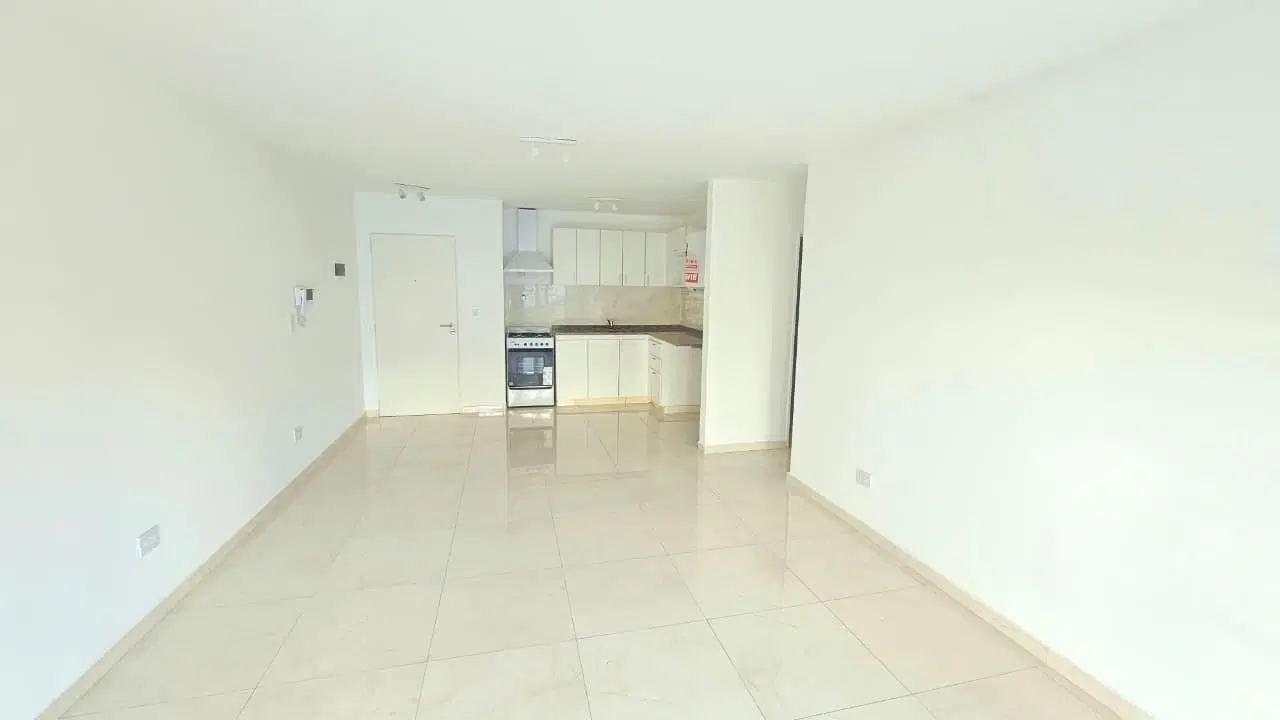 Departamento  monoambiente con balcón al frente en Alquiler en Morón, G.B.A. Zona Oeste, Argentina 3