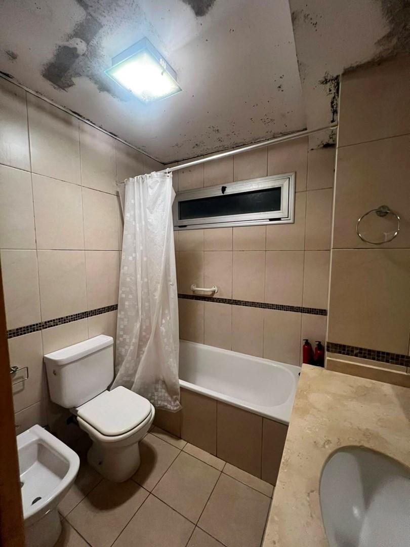 Foto de DEPARTAMENTO DOS AMBIENTES CON TERRAZA PROPIA en Venta en Flores, imagen 4