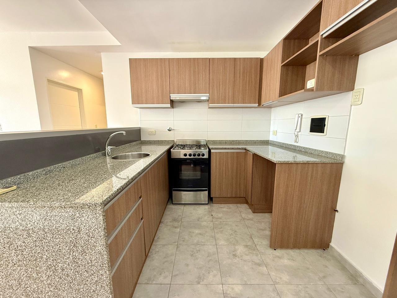 Foto de Departamento 2 ambientes con balcón en Alquiler ubicado en Villa, imagen 2