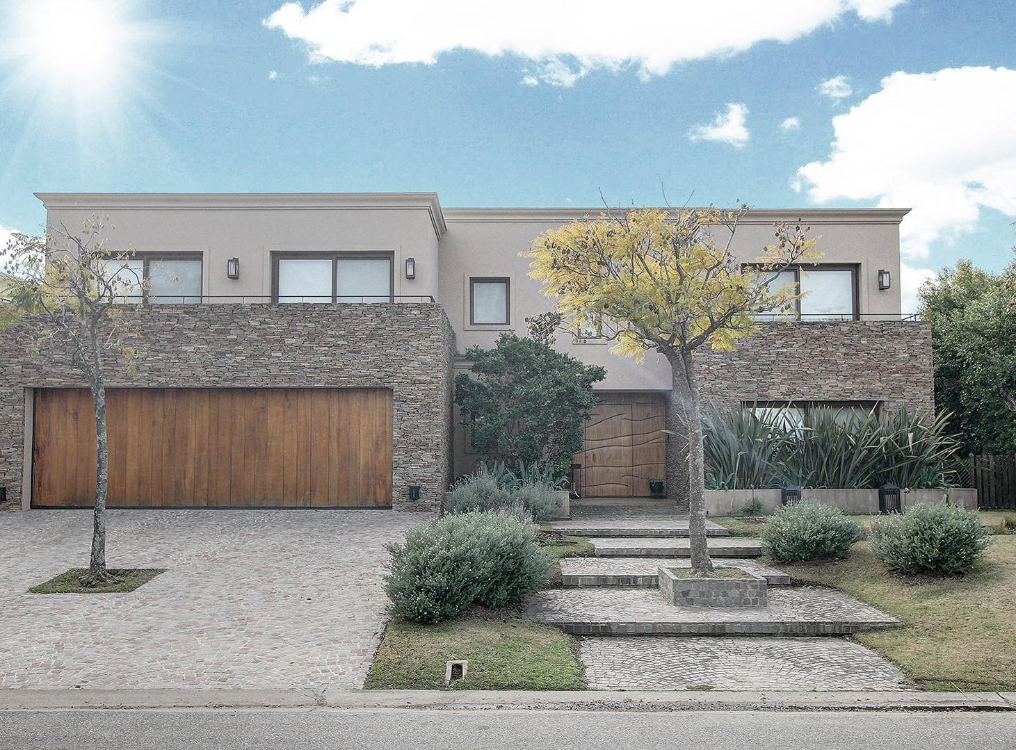 Foto de Casa 8 ambientes con vista al golf en Venta en El Golf, Nordelta, Tigre, imagen 1