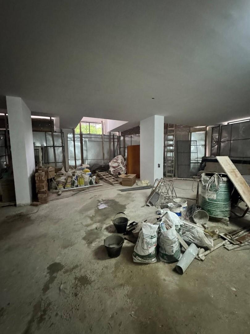 Foto de Alquiler LOCAL COMERCIAL A ESTRENAR – 250 m² – ESQUINA CON SALIDA A 4, imagen 4