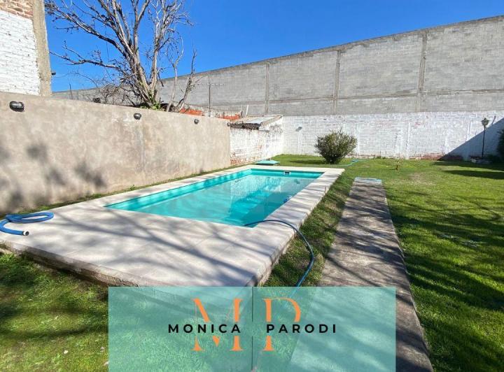 EN ALQUILER Casa 3 ambientes con amplio parque y pileta - Moreno Sur 2