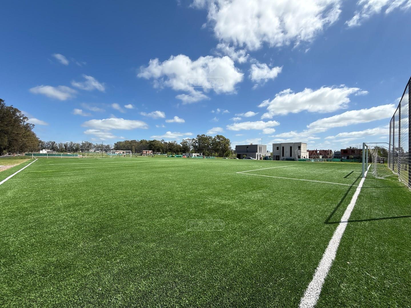 Foto de Santa Sofía Pilar del Este | Lote, deportes y verde, imagen 4