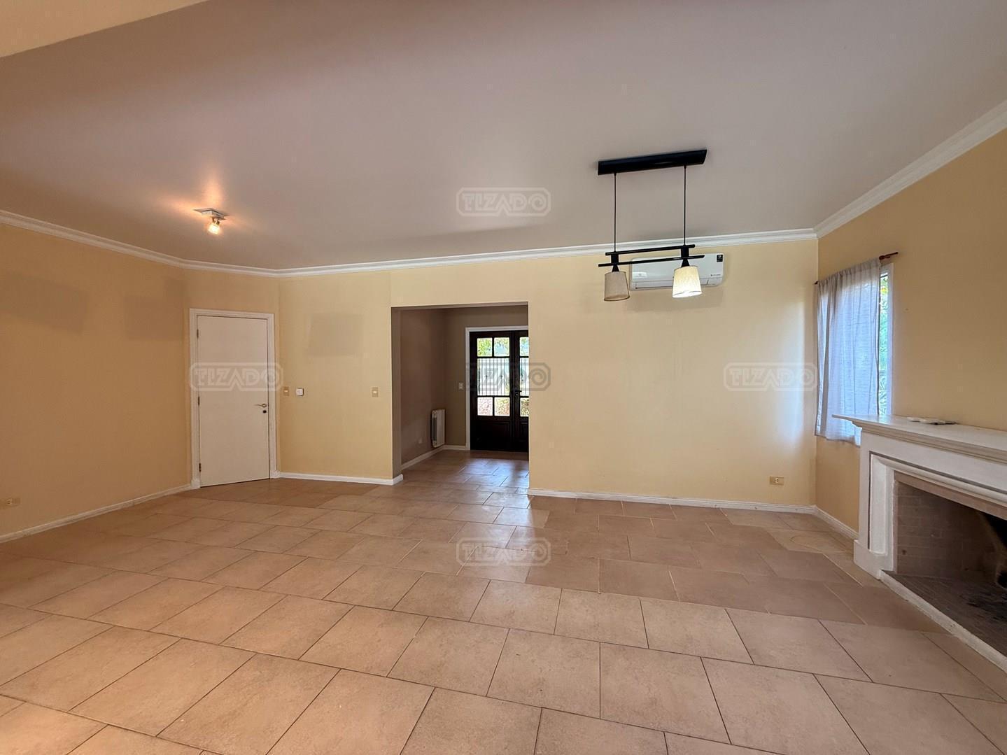 Foto de Casa 4 amb en venta en Los Jazmines Pilar del Este, imagen 1