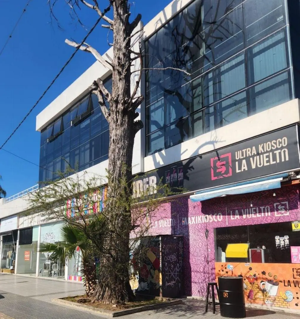 Excelente Local Comercial- Cerro de Rosas 5