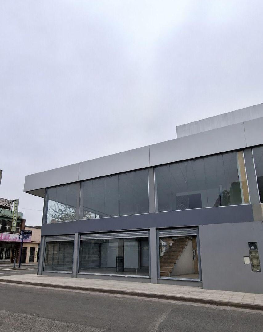¡Excelente Local Comercial en Esquina Estratégica!