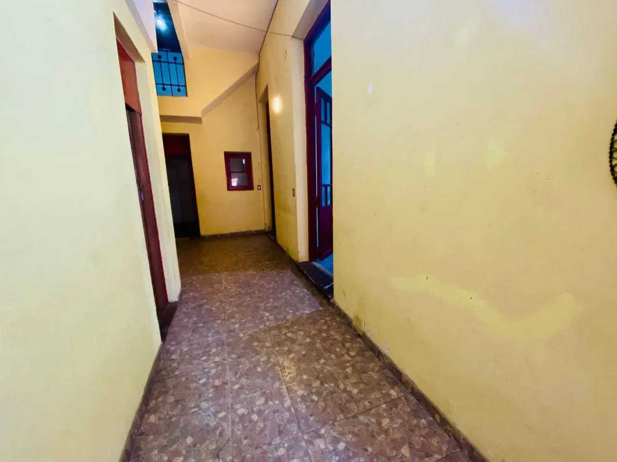 Casa en Venta en Valentin Alsina. Techo Alto. Terraza. 5