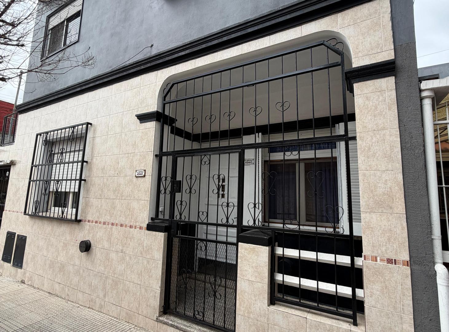 Foto de Alquiler Casa de 120 m² con 2 dormitorios en Villa Lugano, imagen 1