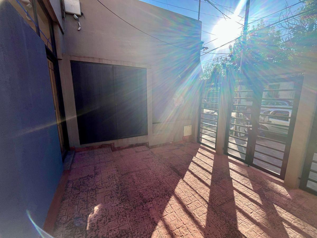 Foto de DEPTO PLANTA BAJA CON PATIO Y COCHERA PROPIA – APTO CREDITO, imagen 2