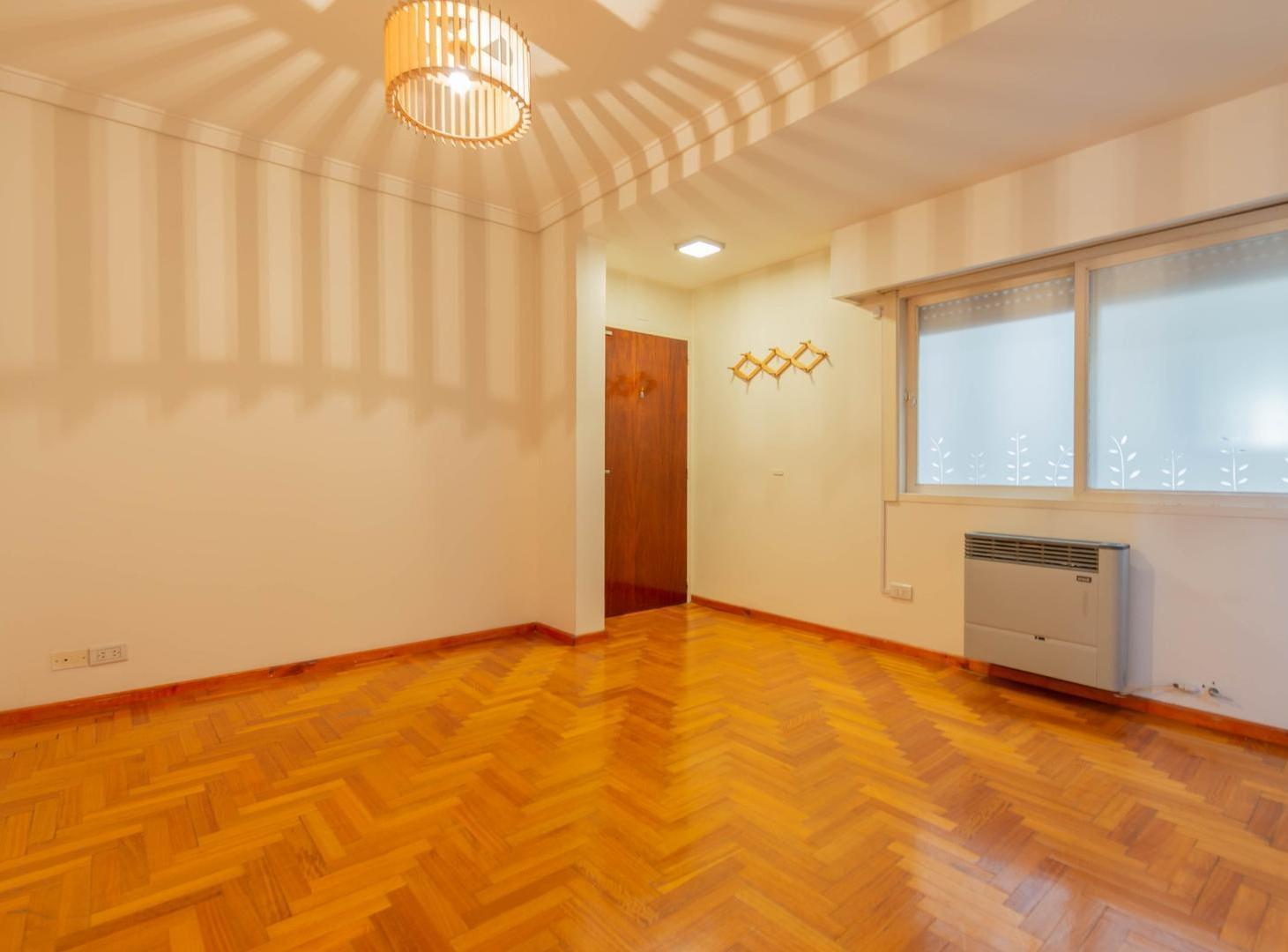 Foto de VENTA DTO 2 AMB. FLORES APTO PROFESIONAL C/COCHERA, imagen 2