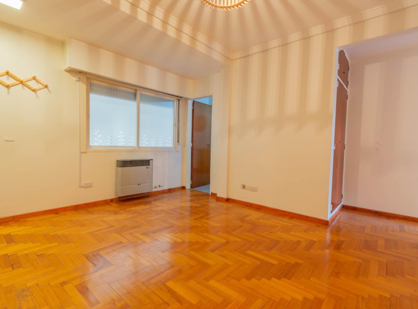 Foto de VENTA DTO 2 AMB. FLORES APTO PROFESIONAL C/COCHERA, imagen 4