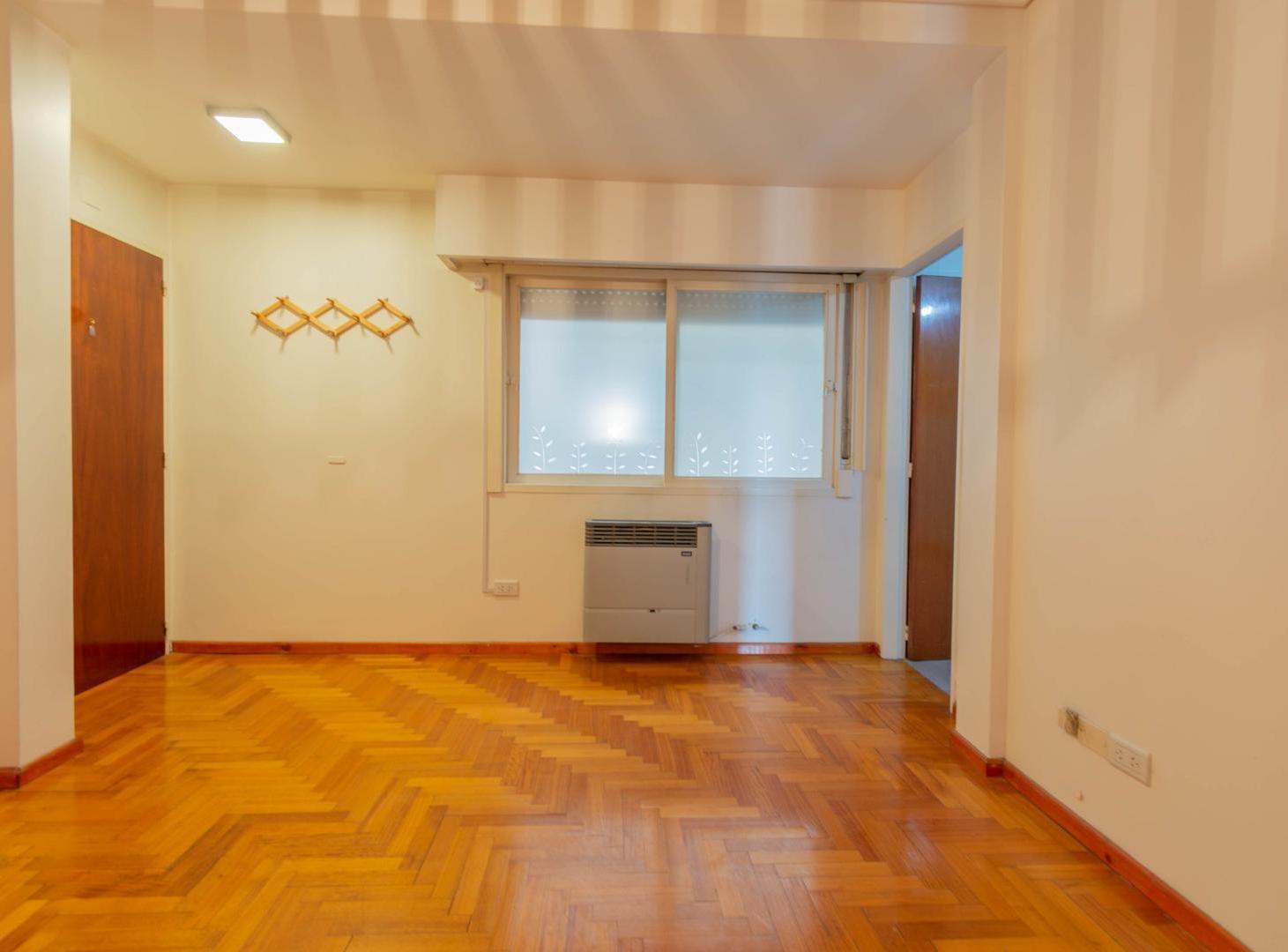 Foto de VENTA DTO 2 AMB. FLORES APTO PROFESIONAL C/COCHERA, imagen 3