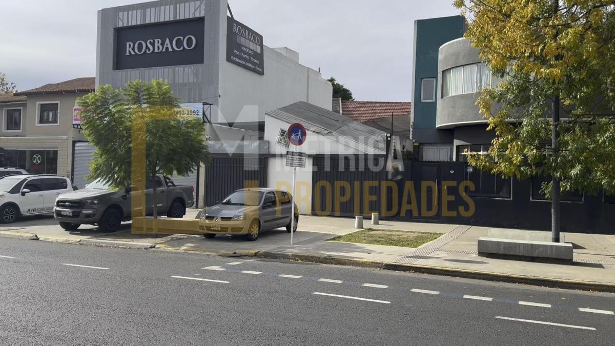 Foto de Local en esquina sobre Av. Libertador y Udaondo | Núñez | Con Cocheras, imagen 2