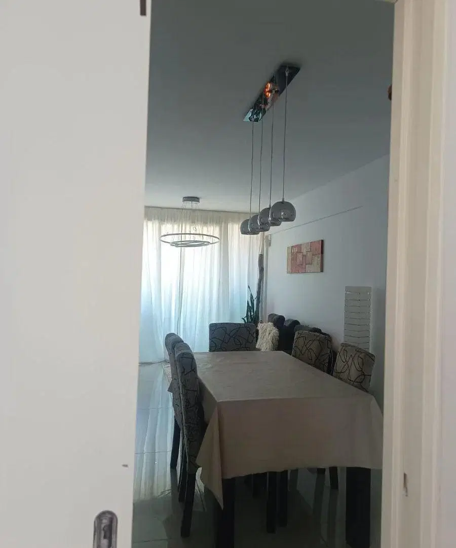 Departamento 4 Ambientes con Cochera, UBICACION Y VISTA ABIERTA 3