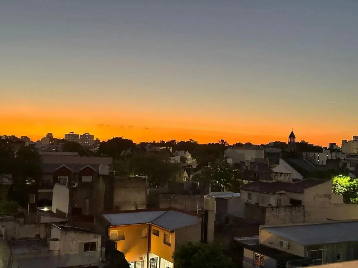 Departamento 4 Ambientes con Cochera, UBICACION Y VISTA ABIERTA 2
