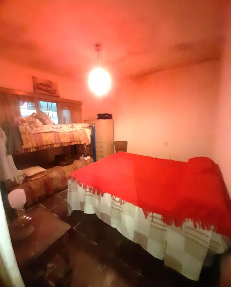 Casa + Galpón en Amplio Lote 3