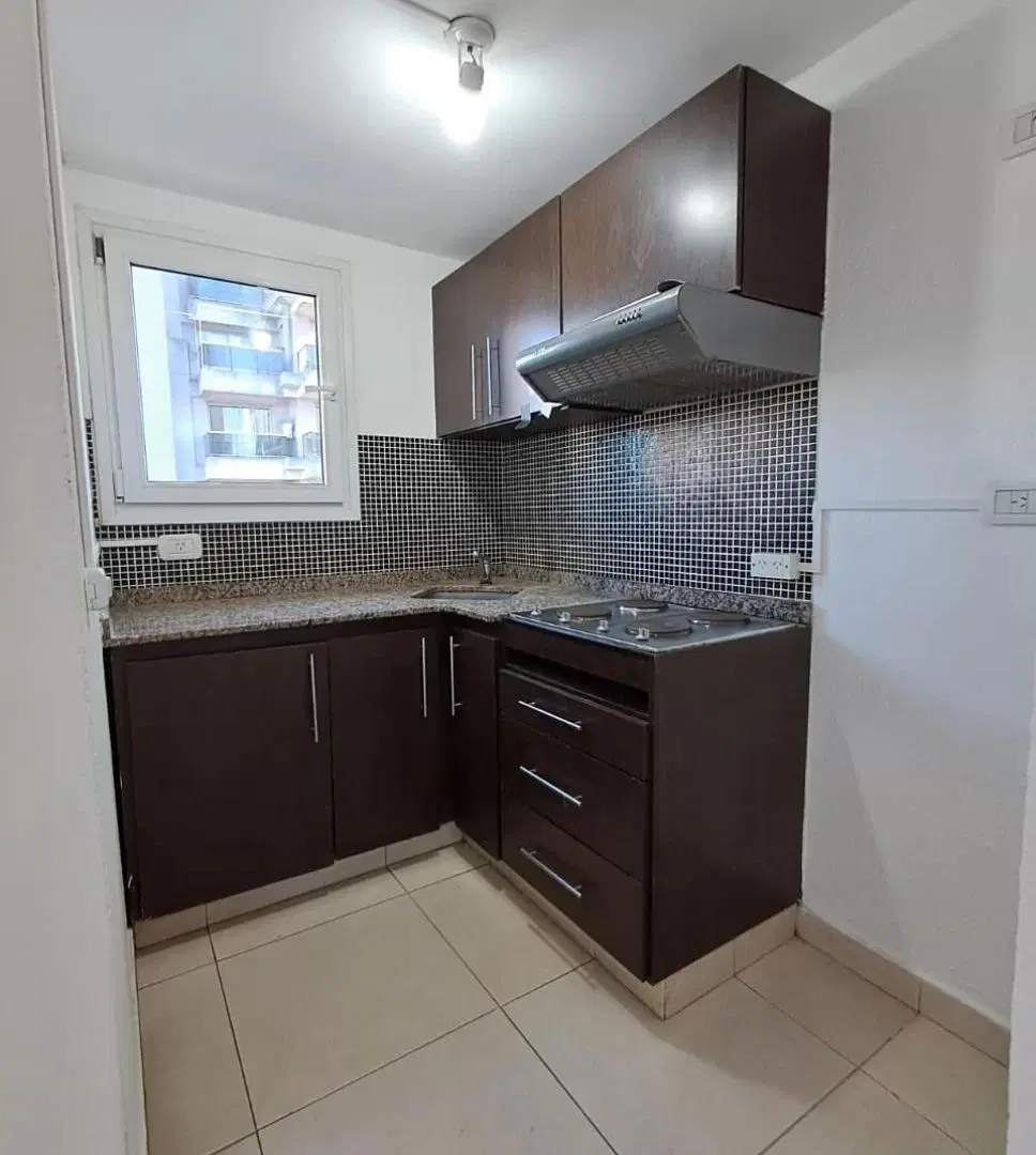 MONOAMBIENTE CON BALCÓN 8