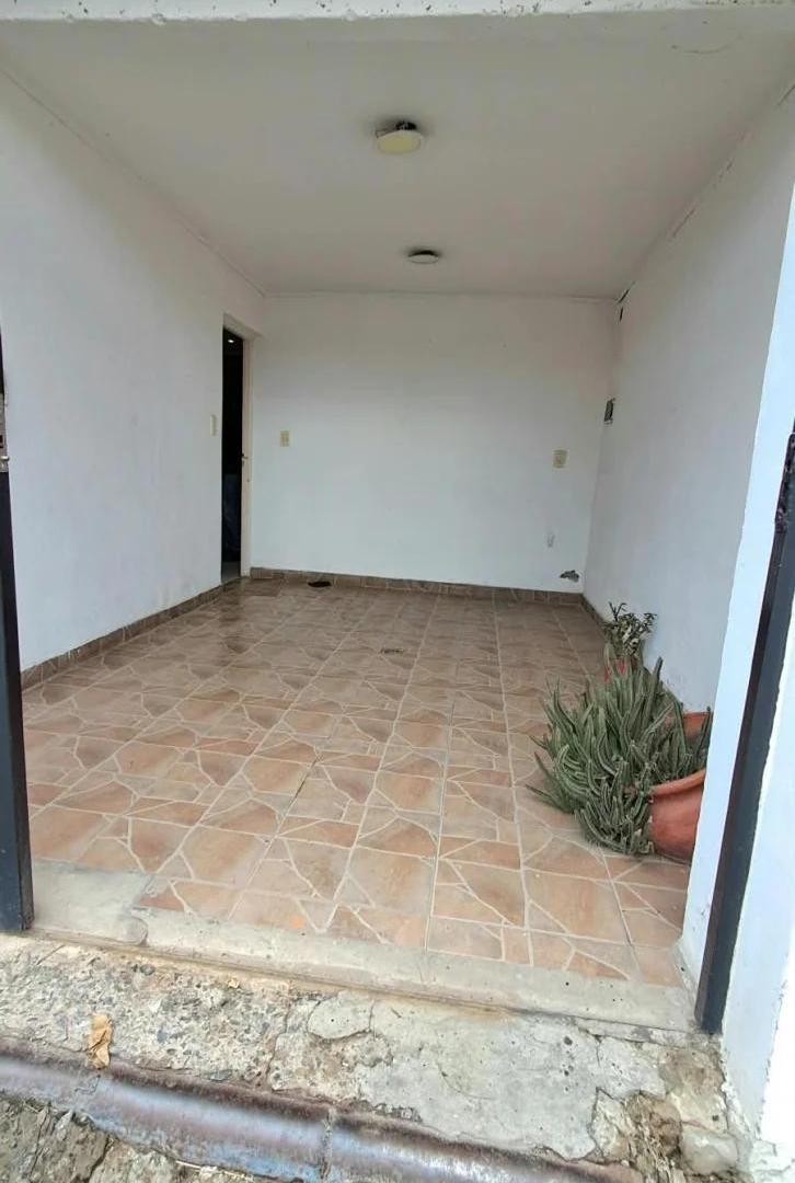 Foto de CASA CON COCHERA Y QUINCHO, imagen 3