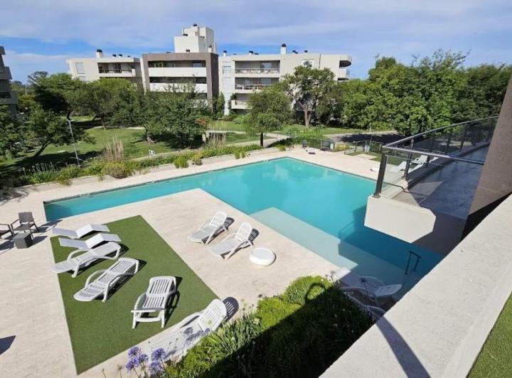 Departamento en En Alquiler 2 dorm 1 cochera subterra., amenities. El Collado Valle Escondido 2