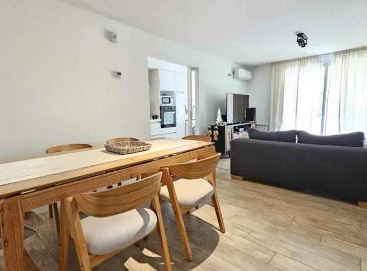Departamento en En Alquiler 2 dorm 1 cochera subterra., amenities. El Collado Valle Escondido 3