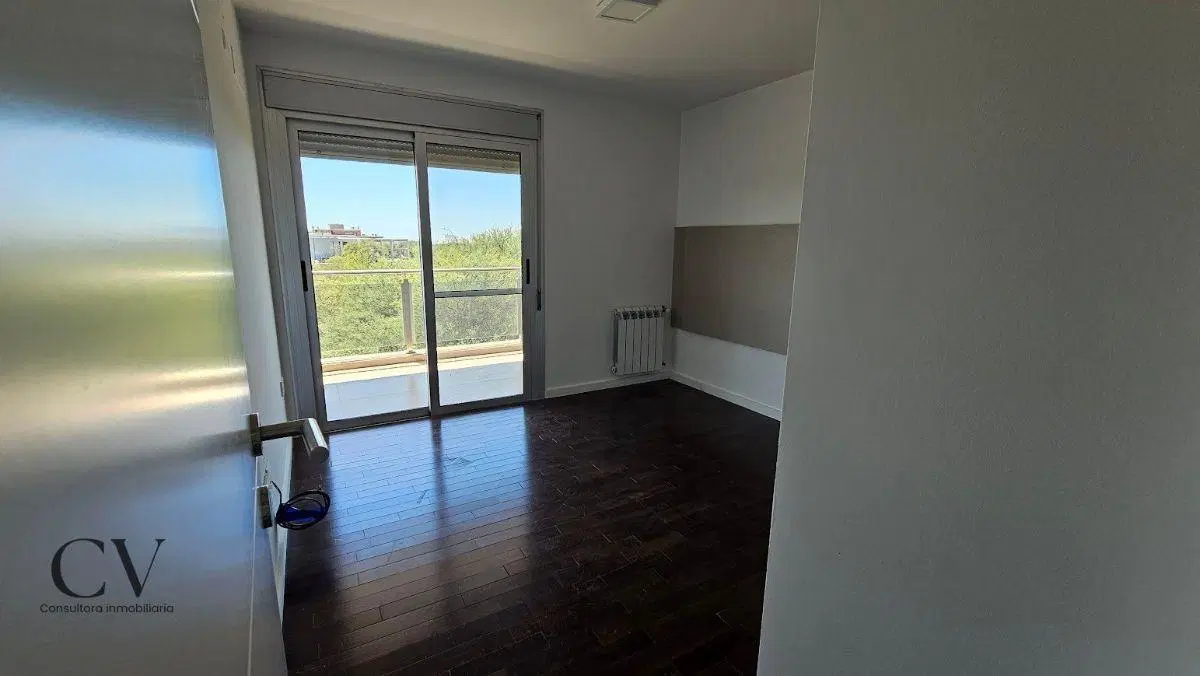 Departamento en venta  2 dormitorios c/ cochera en El Collado, Valle Escondido 4