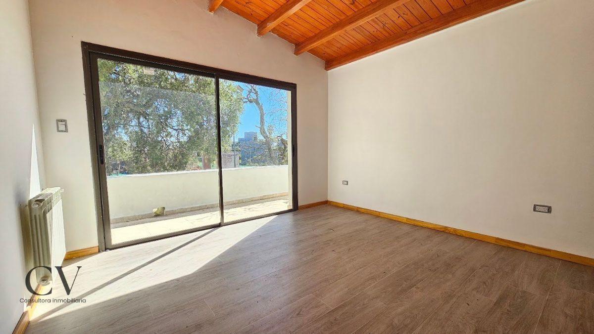 Foto de Casa en venta 3 dormitorios, pileta c/ cochera en Valle del Golf, imagen 3