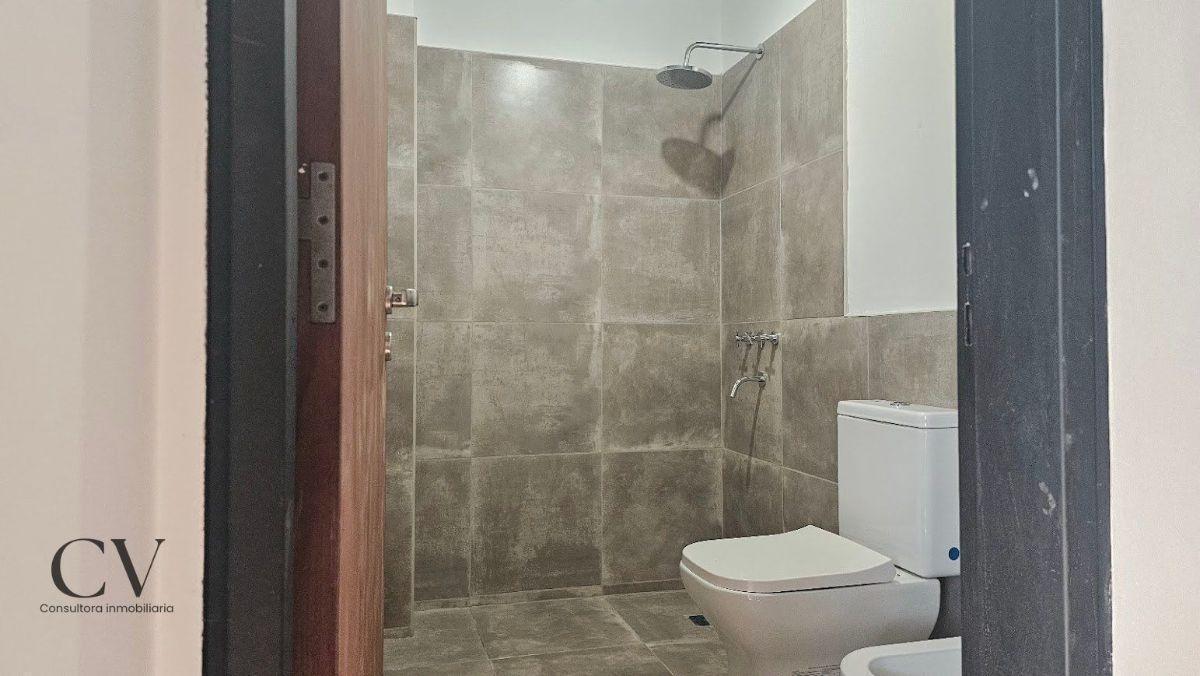 Foto de Casa en venta 3 dormitorios, pileta c/ cochera en Valle del Golf, imagen 2