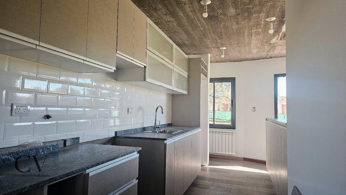 Foto de Casa en venta 3 dormitorios, pileta c/ cochera en Valle del Golf, imagen 1