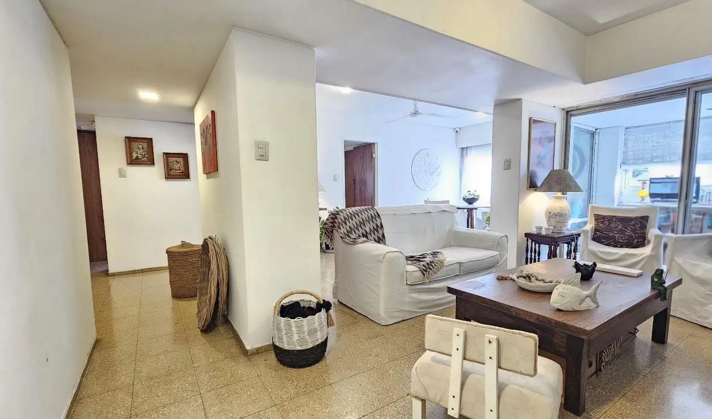 Dapartamento en venta 3 dormitorios 3 baños , sobre Cañada a media cuadra de BV. San Juan 2