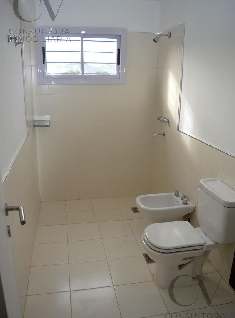 Foto de Casa en Alquiler 2 dormitorios 2 baños en La Calera, PATIO ( REQUISITOS, imagen 2