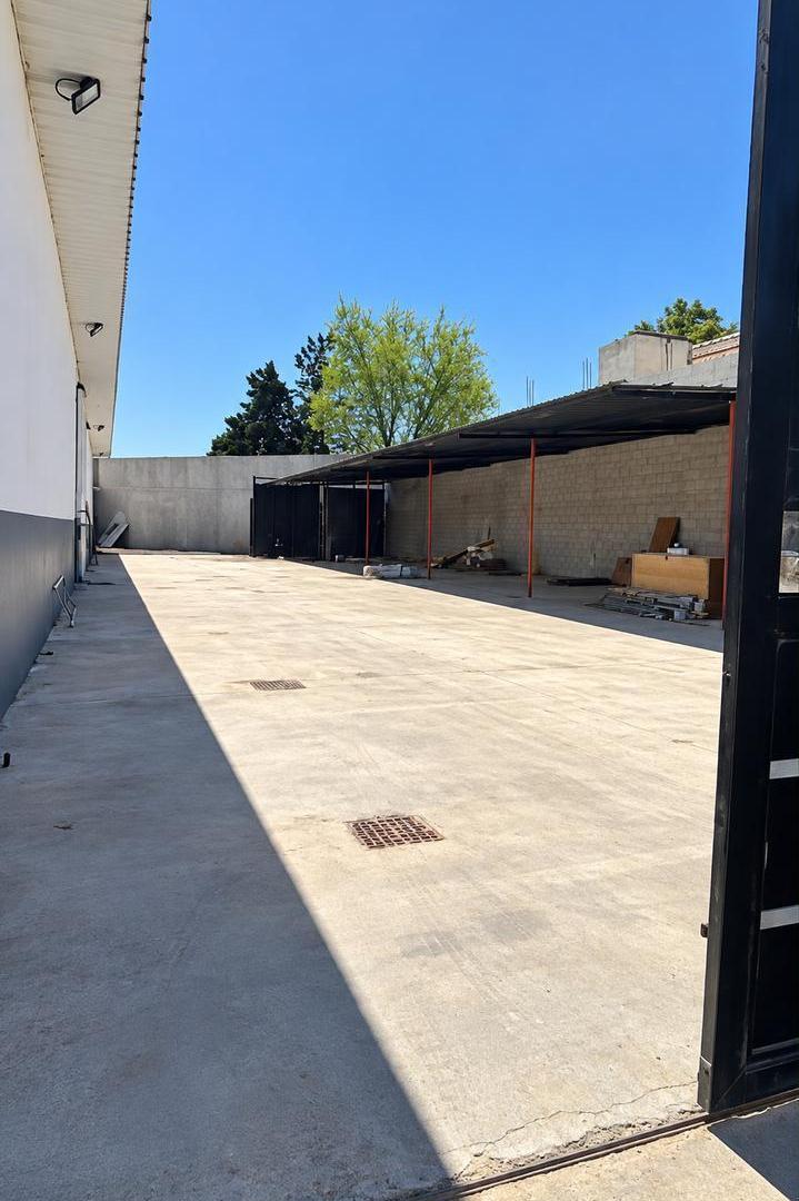Foto de Alquiler galpón 550 m² - Neuquén Capital, imagen 3