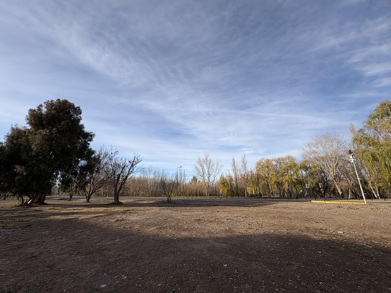 Foto de Venta de lote apto desarrollo 1032 m² - Paseo de la Costa - Neuquén, imagen 2
