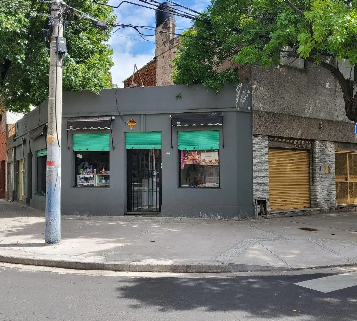 Venta Casa 2 Dormitorios + Cochera + Local, Maipu 3390. Rosario 2