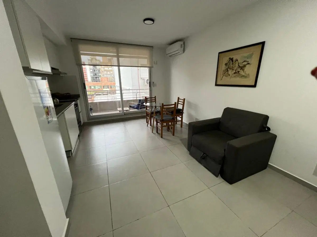 Alquiler Departamento monoambiente amueblado con cochera- 1 de Mayo al 900 5