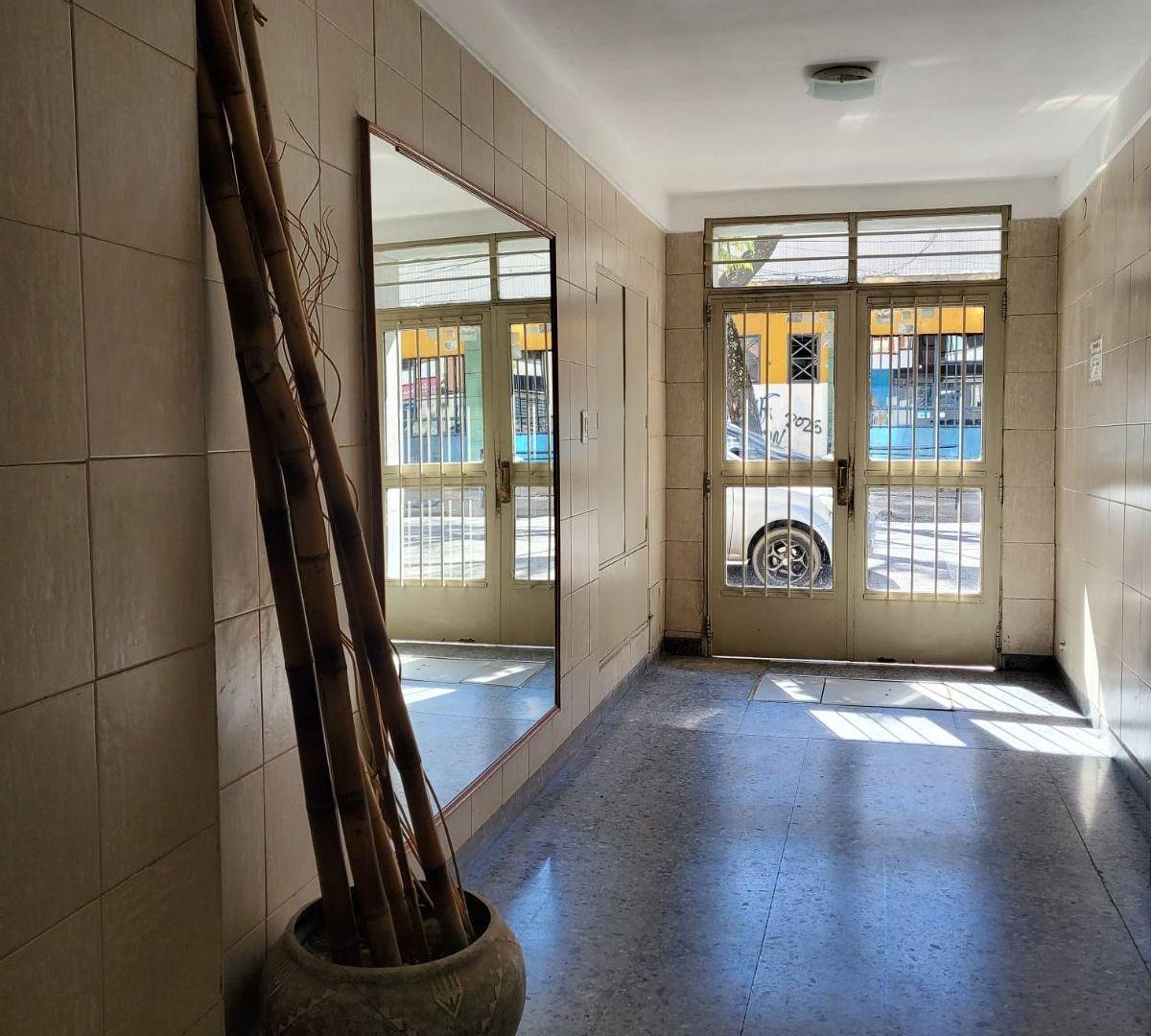 Foto de Venta - Departamento de 1 dormitorio con patio. 9 de Julio 855, zona, imagen 2