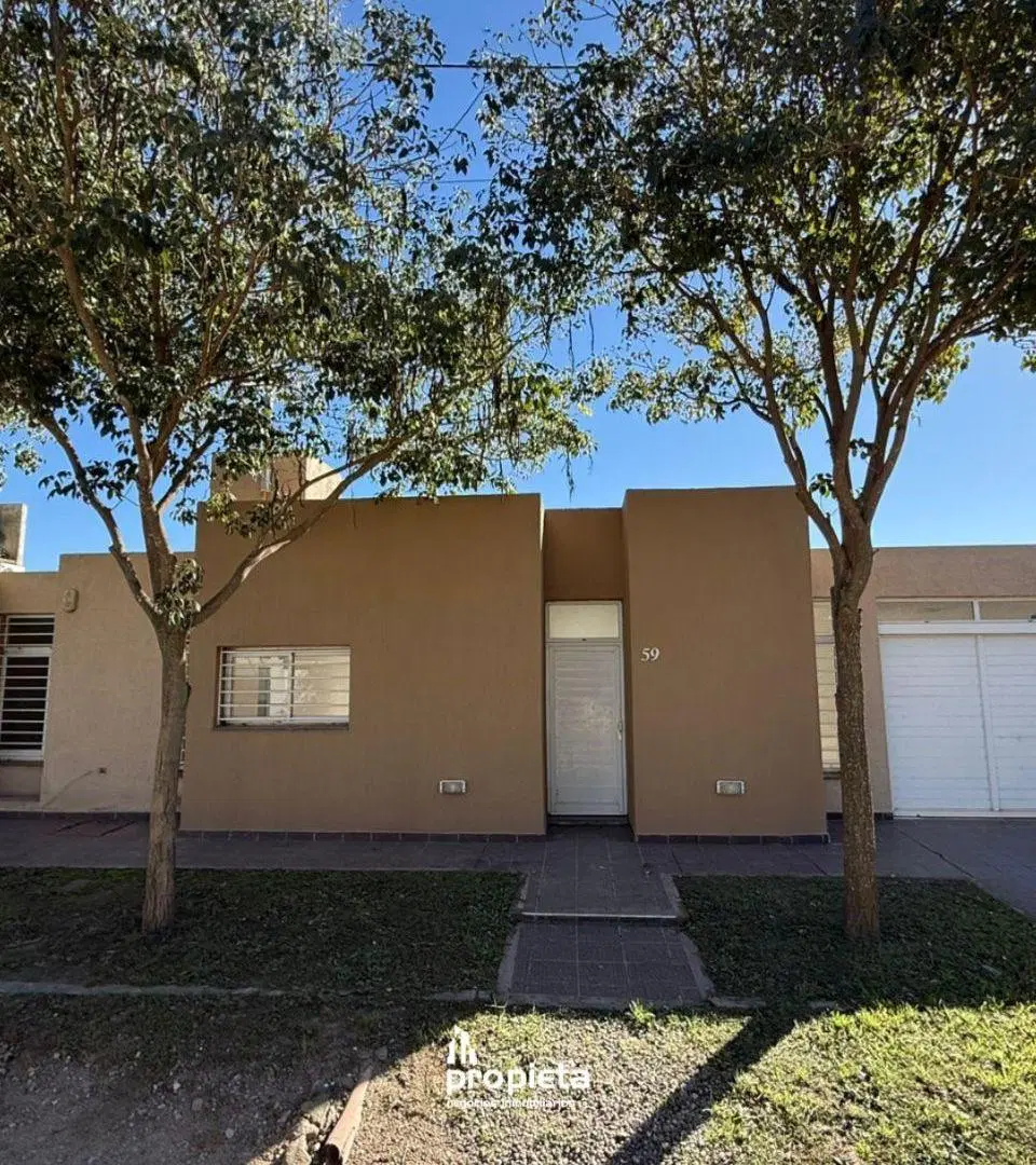 SE VENDE HERMOSA CASA EN BARRIO LA RESERVA 3