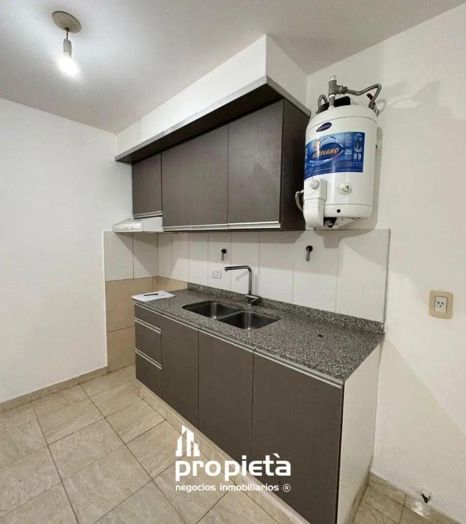 SE ALQUILA HERMOSO DEPARTAMENTO EN PLANTA BAJA 4