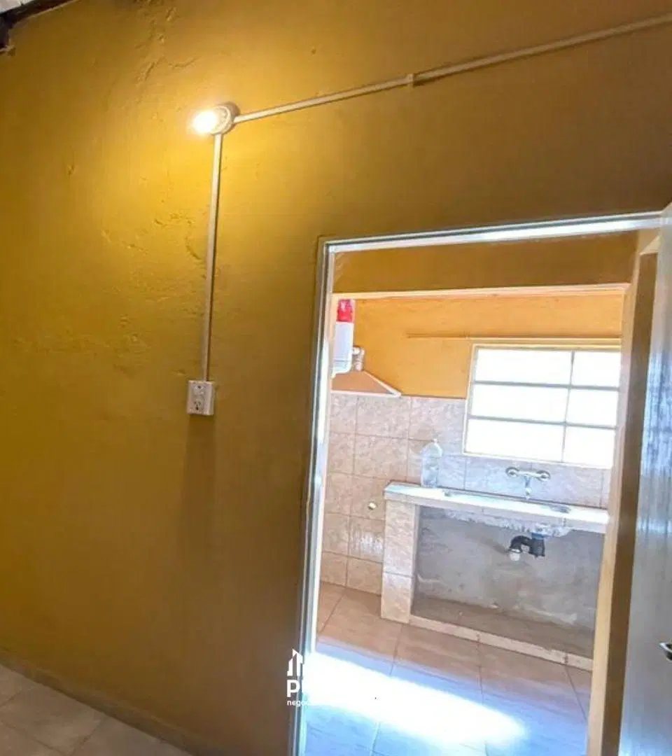SE ALQUILA CASA EN DALMACIO VELEZ 2