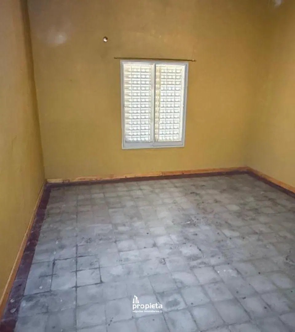 SE ALQUILA CASA EN DALMACIO VELEZ 4