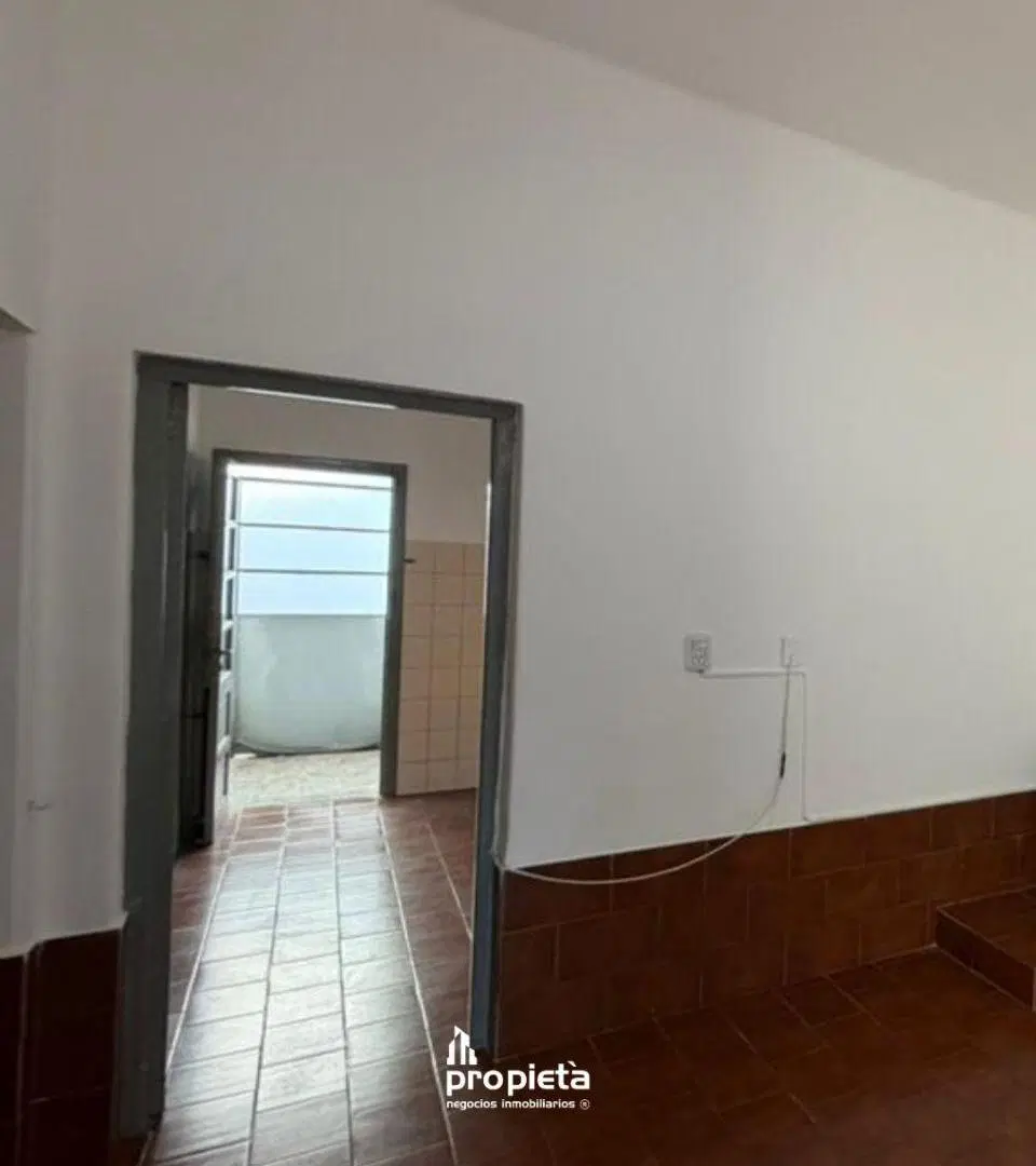 SE ALQUILA CASA PARA USO COMERCIAL 5