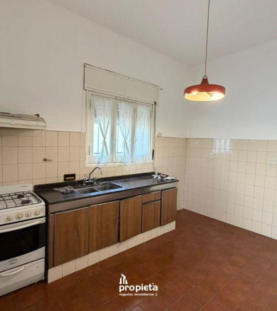 SE ALQUILA CASA PARA USO COMERCIAL
