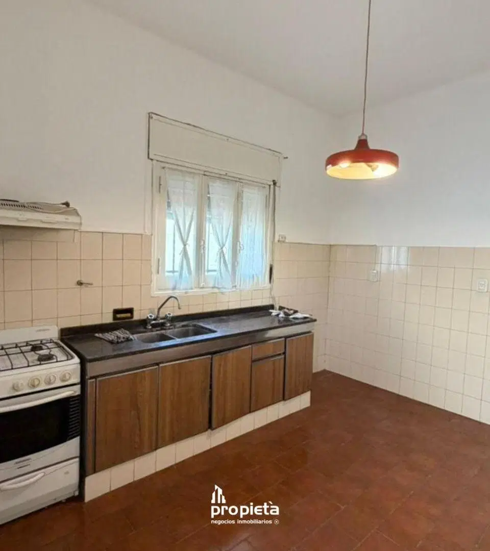 SE ALQUILA CASA PARA USO COMERCIAL 1