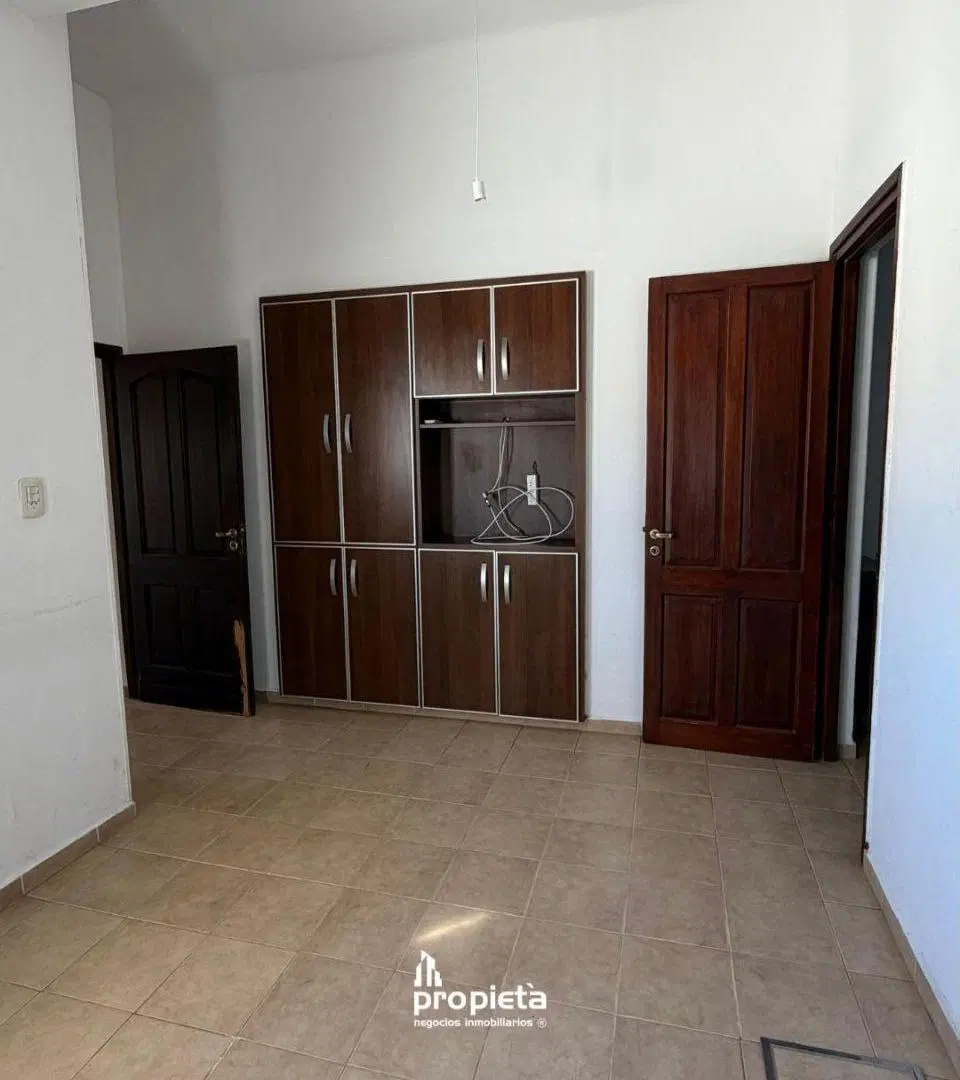 SE ALQUILA UNIDAD COMERCIAL 5