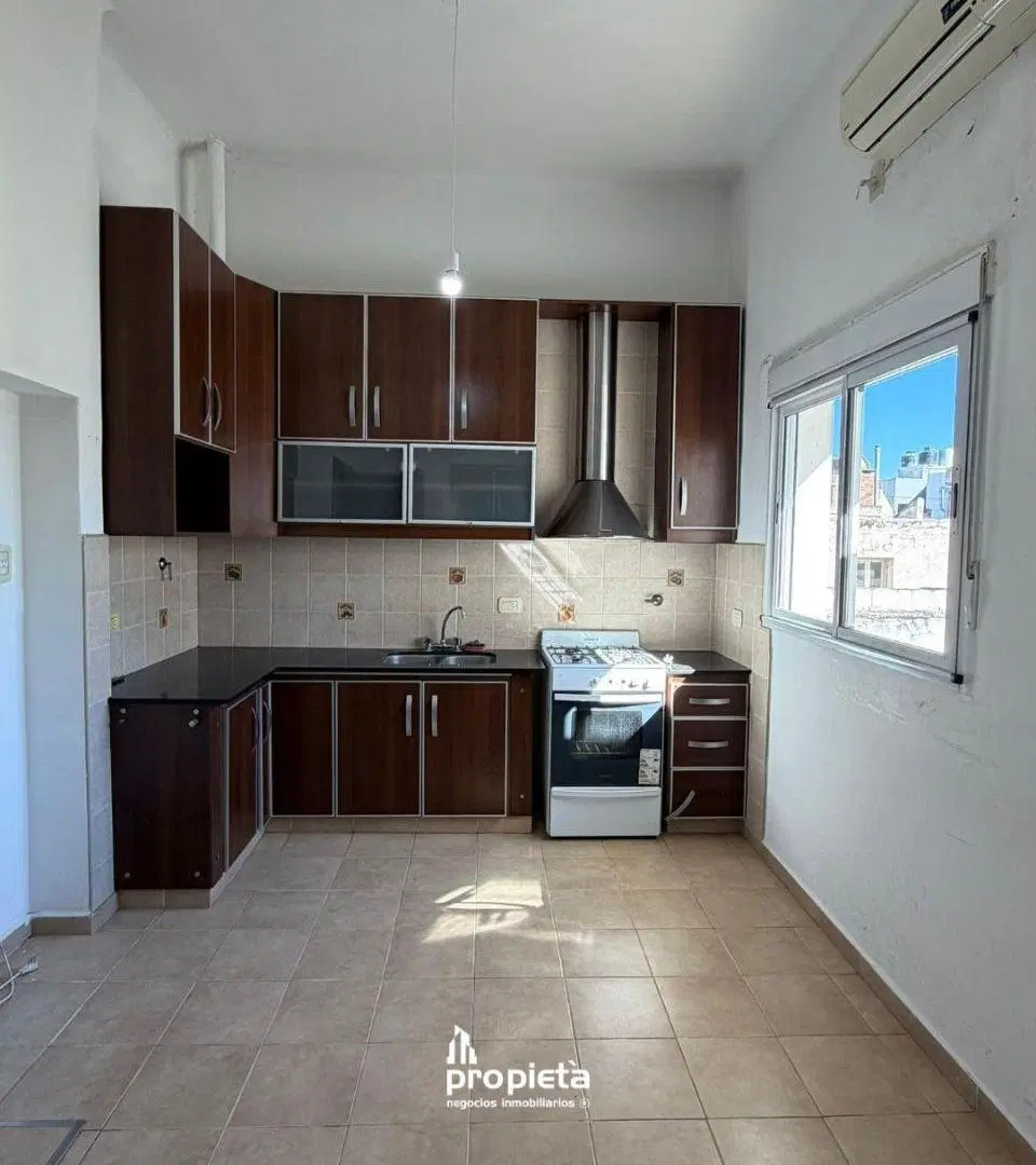 SE ALQUILA UNIDAD COMERCIAL 1