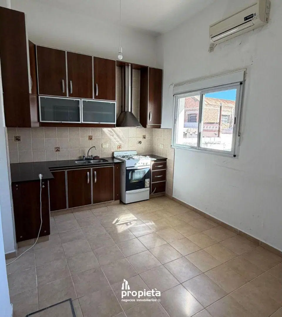 SE ALQUILA UNIDAD COMERCIAL 3