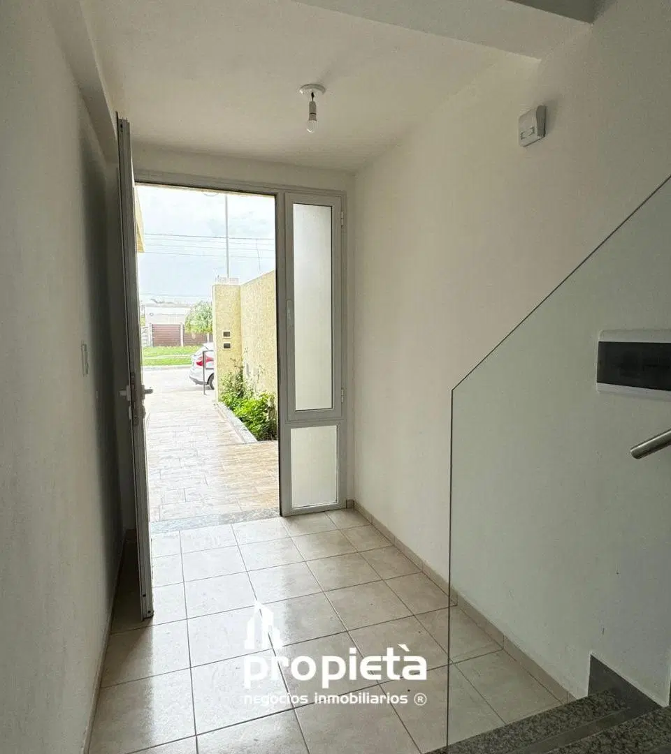 SE ALQUILA DUPLEX EN VILLA NUEVA 3